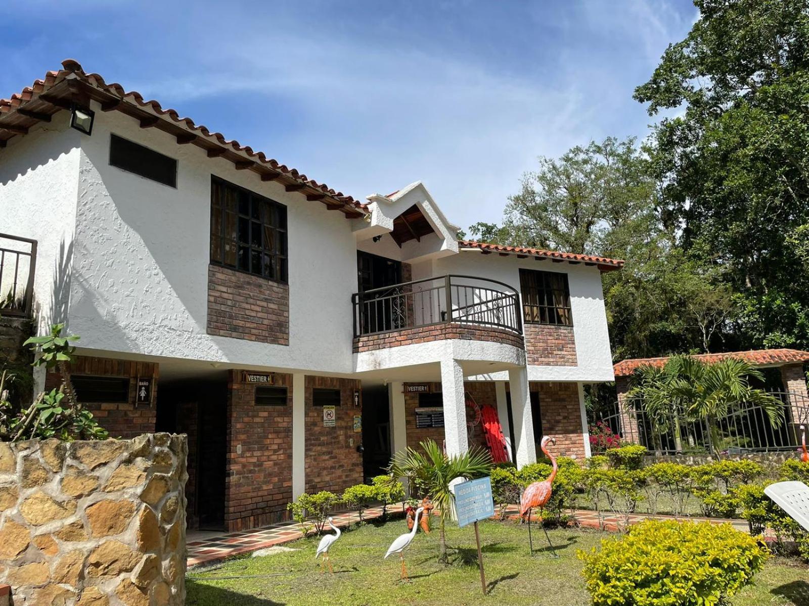 Rancho San Luis, Paramo Exterior photo